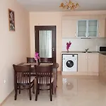 Zefira Apartman *
